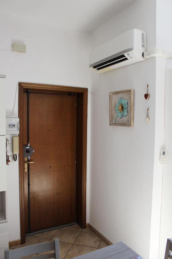 Lovely Sardinia Apartment Порто-Торрес Екстер'єр фото