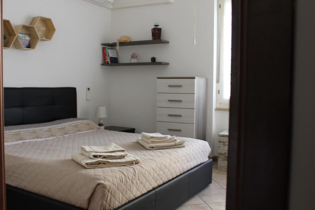 Lovely Sardinia Apartment Порто-Торрес Екстер'єр фото